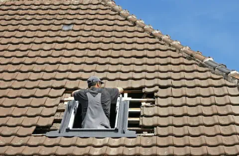 Pose de velux - Roquefort-les-Pins